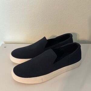 NWOT Old Navy Slip Ons Navy Blue Size 10